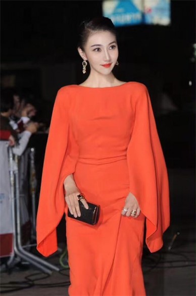 美女模特 上海外围明星 伊人 美女模特 上海外围明星 伊人