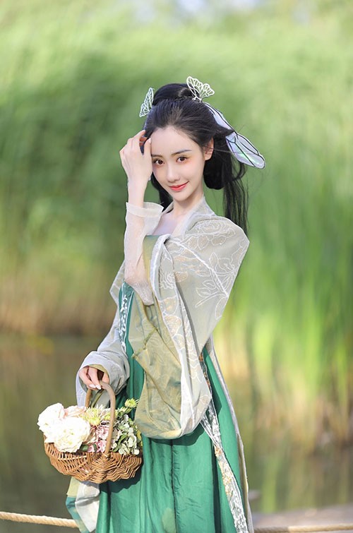 靠谱外围 Lily