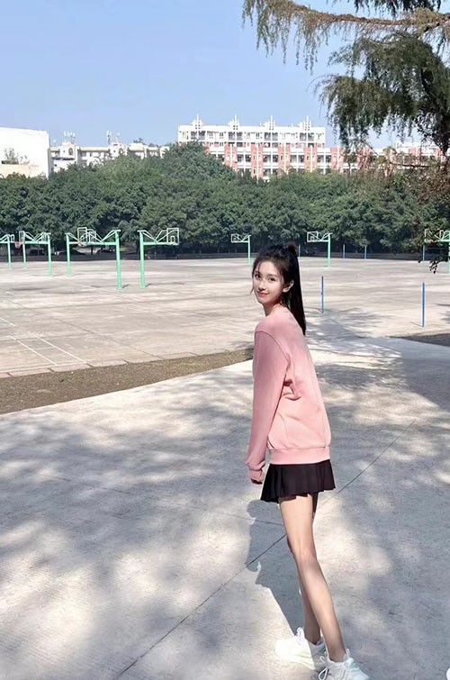 成都外围网站 许金金