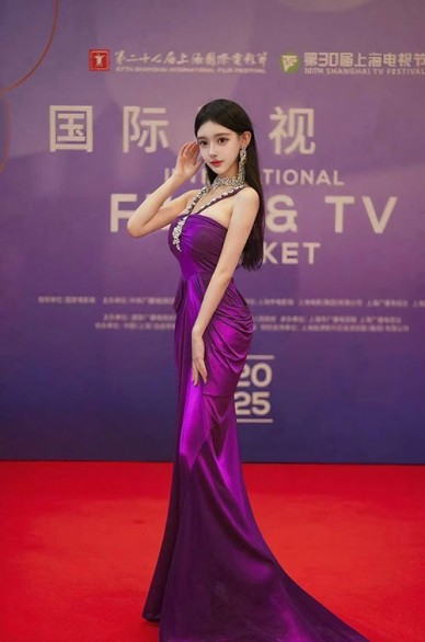 外围明星 上海外围网红演员 SENIA 外围明星 上海外围网红演员 SENIA